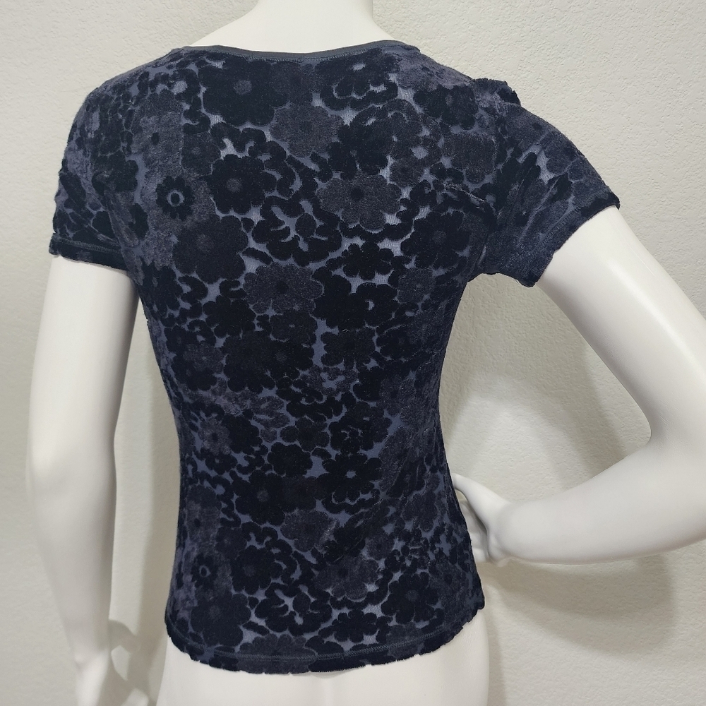 Armani Collezioni Black Velvet Floral Tee Size 6 - Picture 6 of 13